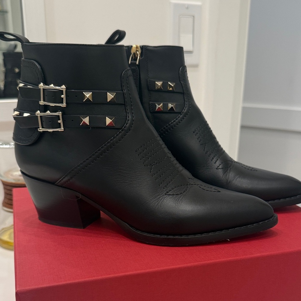 Valentino Garavani western boots